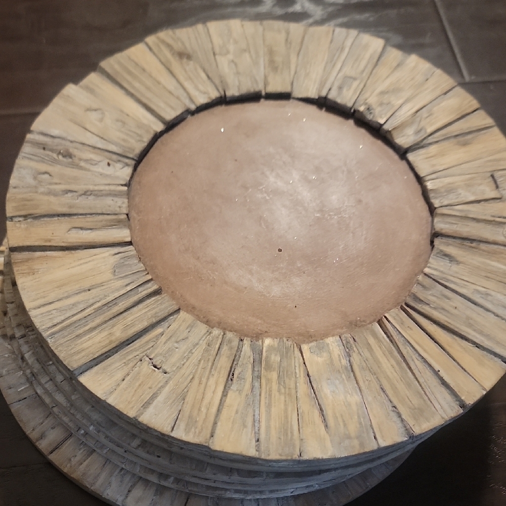 6 Charger Plates Pier 1 Tan with Natural Wood Design